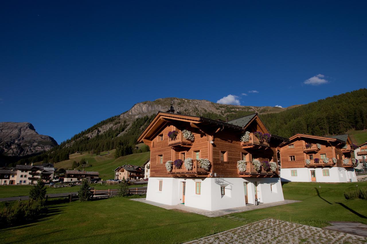 Les Fleurs Bleues Aparthotel Livigno Ngoại thất bức ảnh