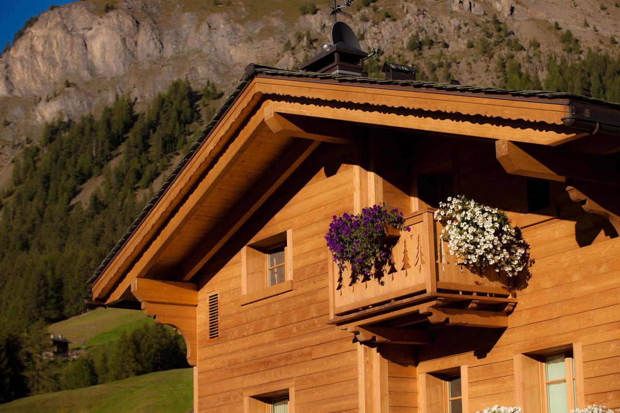 Les Fleurs Bleues Aparthotel Livigno Ngoại thất bức ảnh