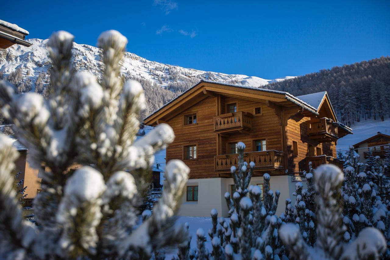 Les Fleurs Bleues Aparthotel Livigno Ngoại thất bức ảnh
